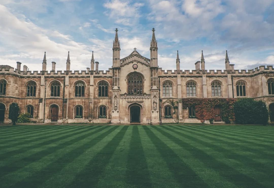 Open Research Governance in UK Universities: a Landscape